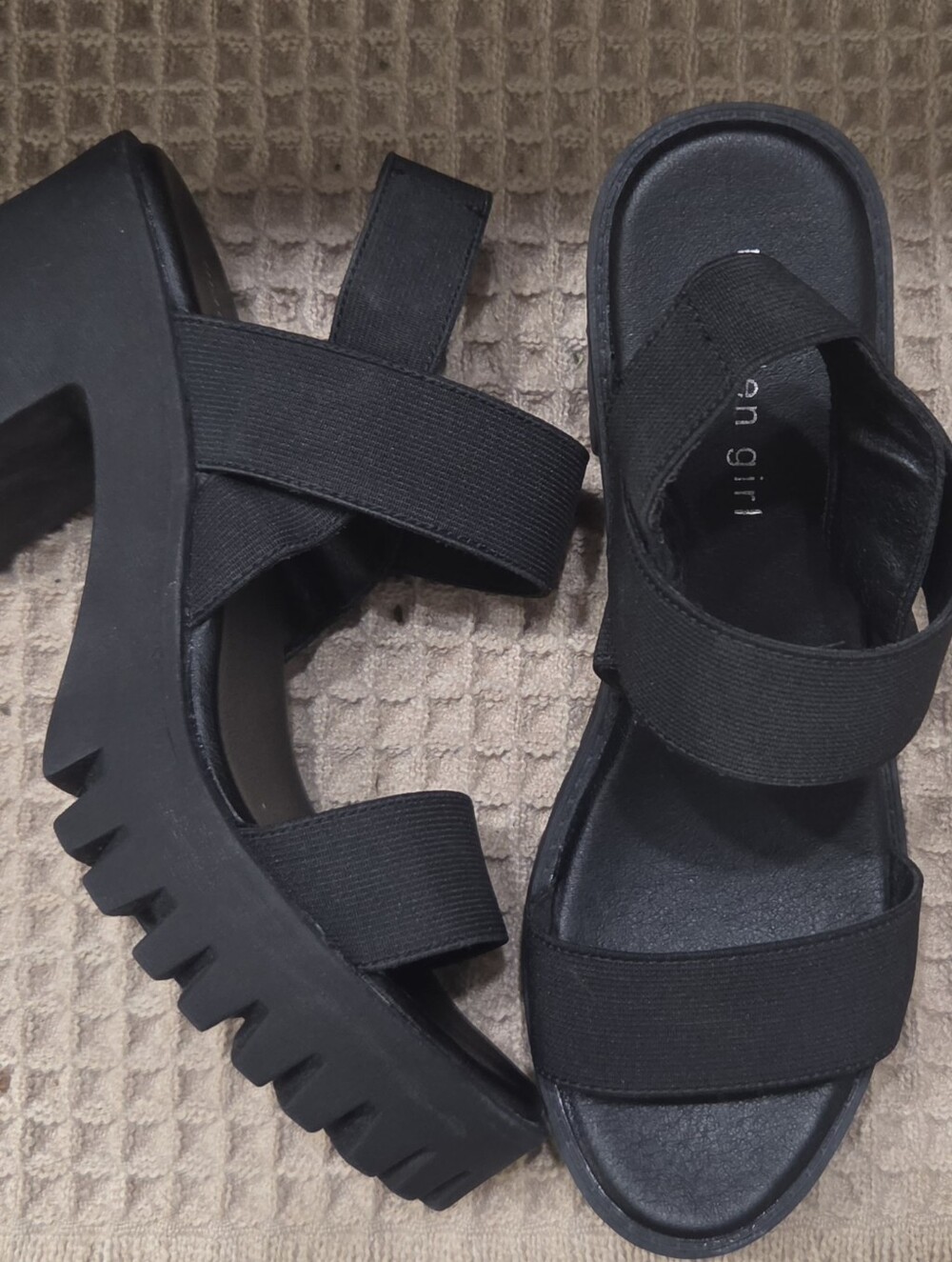 Madden Girl Black Platform Strap Sandals